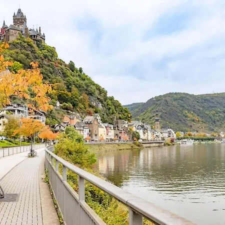 Moderne Traumwohnung Direkt An Der Mosel In Apartment *