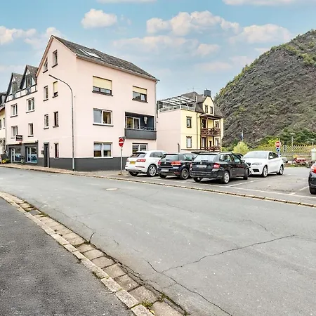 Moderne Traumwohnung Direkt An Der Mosel In *