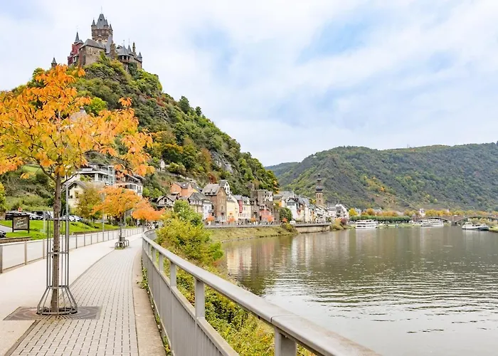 Moderne Traumwohnung Direkt An Der Mosel In アパート *